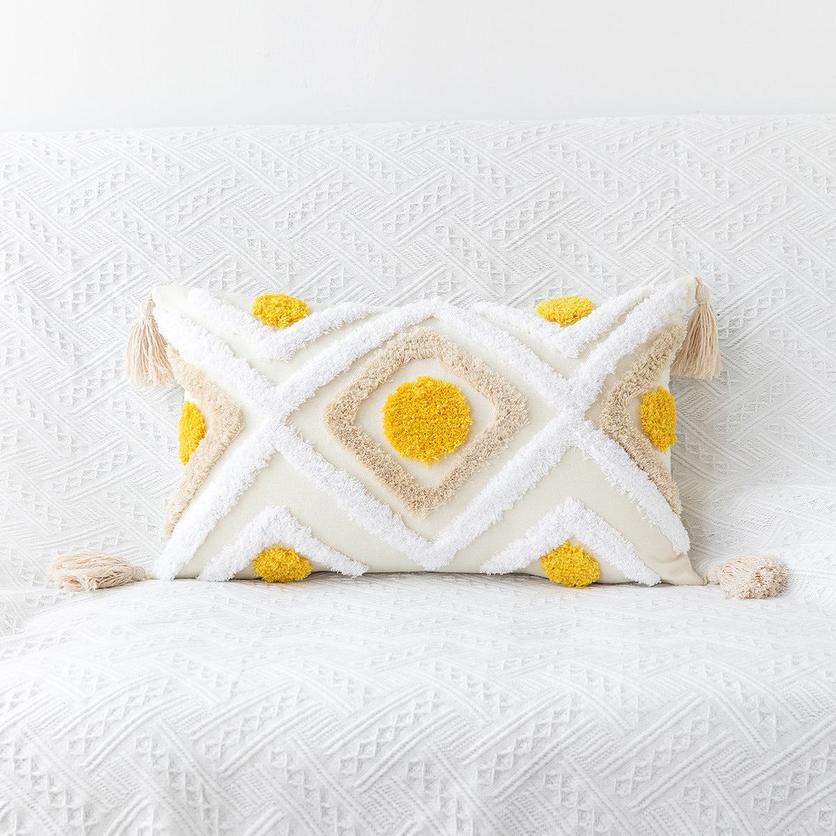 Boho Kissenhülle mit geometrischem Tufting