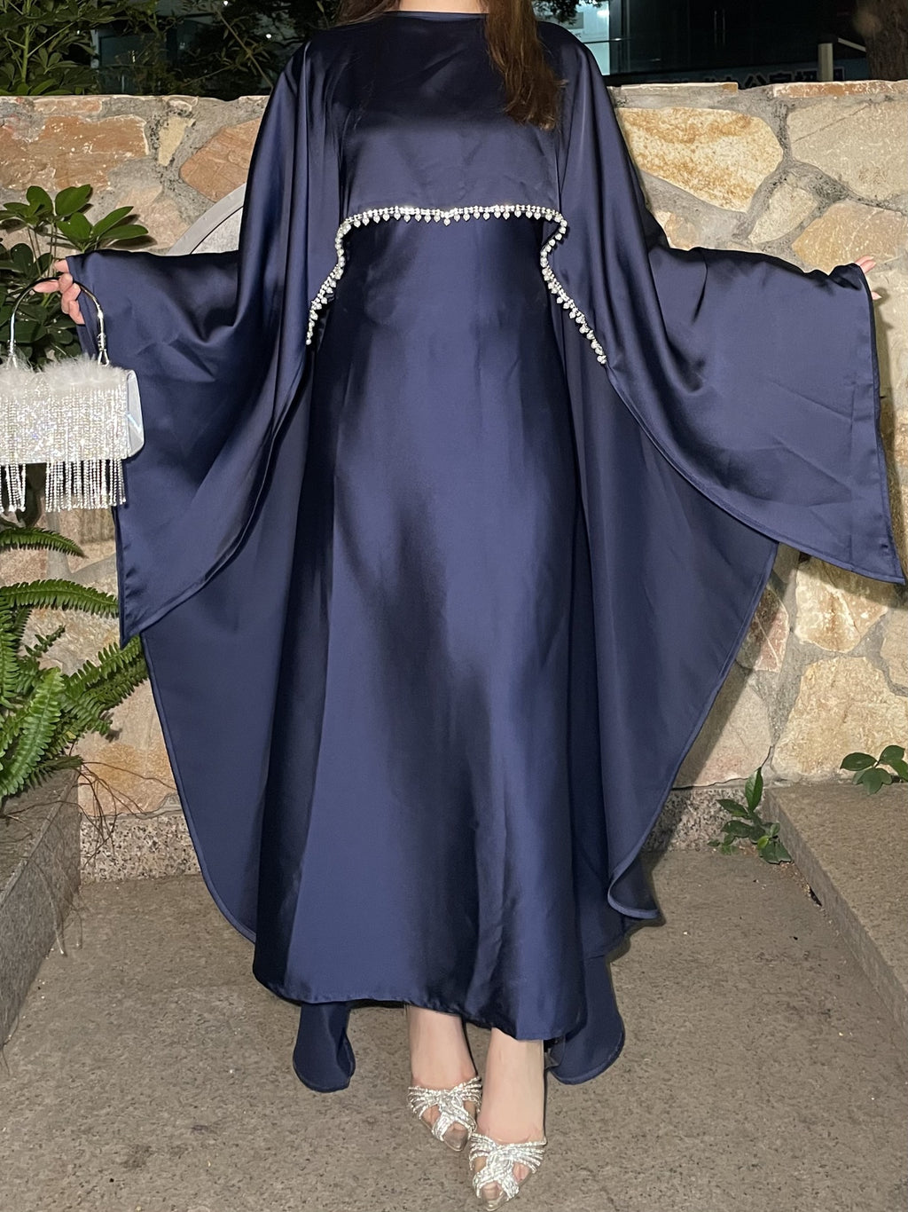 Perlenketten-Umhangkleid für Damen