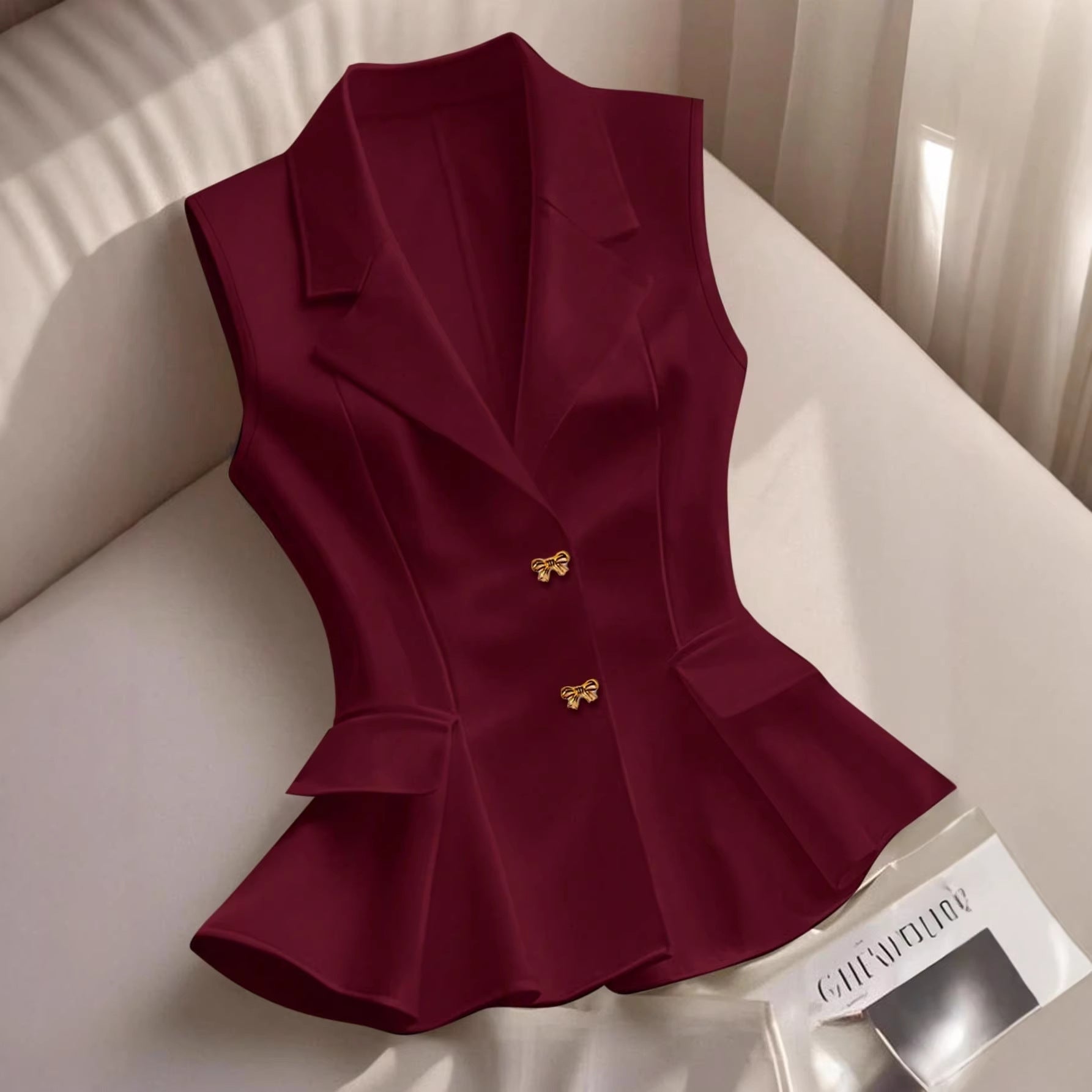 Elegante Weste mit Rüschensaum