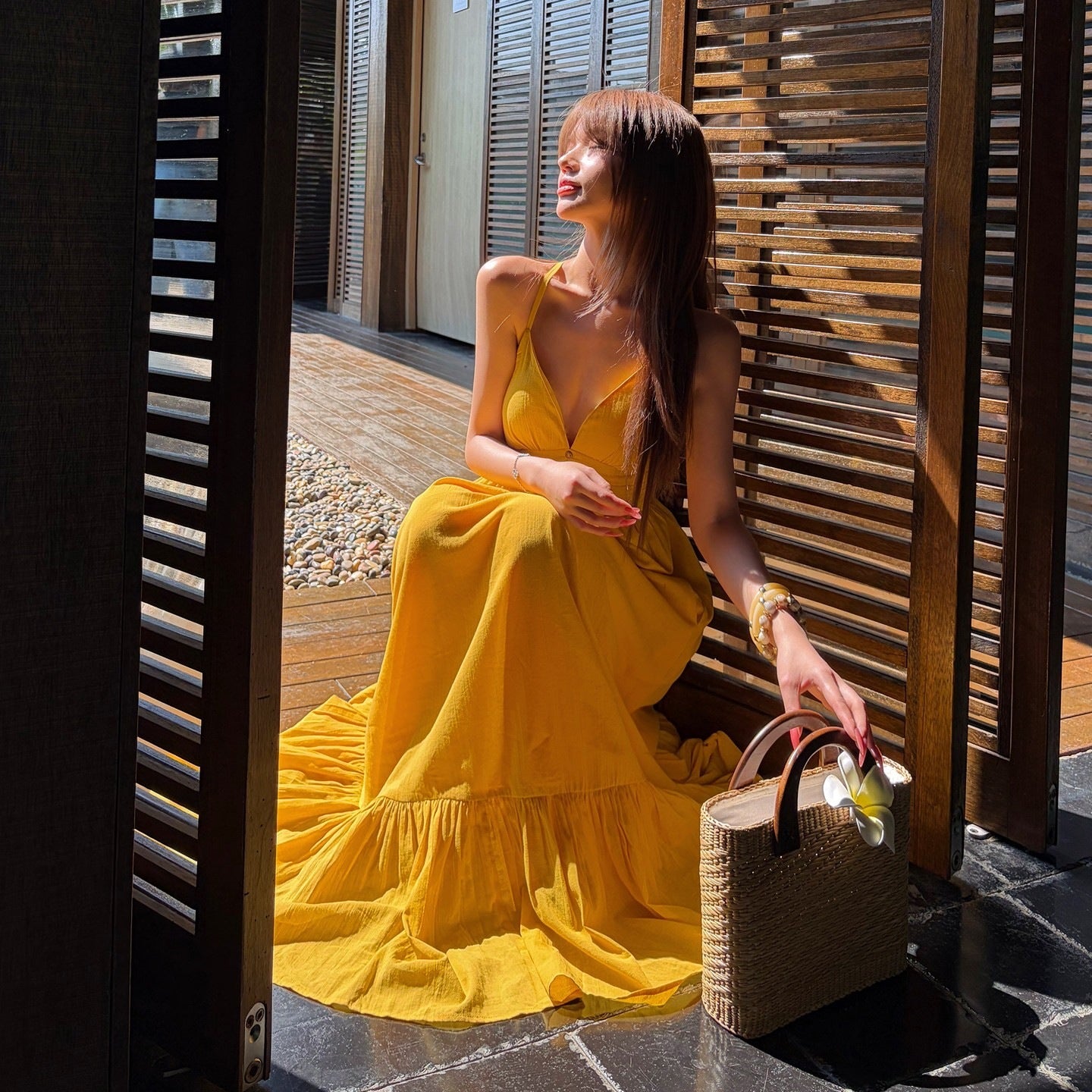 Gelbes V-Ausschnitt Trägerkleid für den Urlaub