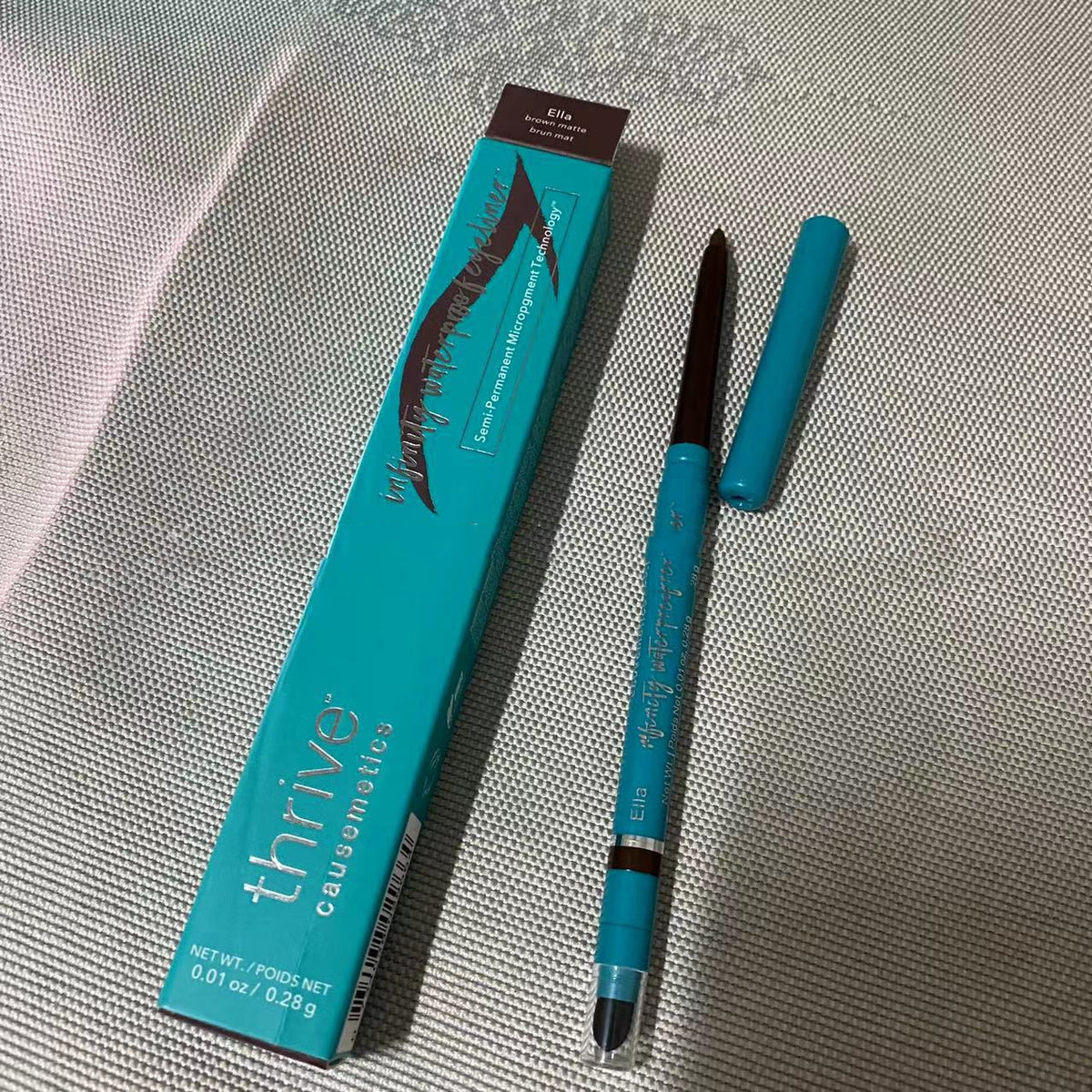 Wasserfester Eyeliner – Drei Farben – Bild 9 | LuxeStyle