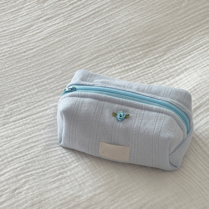 Kleine Reise-Kulturtasche für Kosmetik – Bild 7 | LuxeStyle