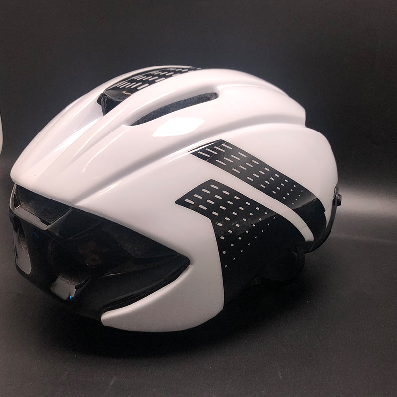 Mountainbike-Helm mit Magnet-Scheibe