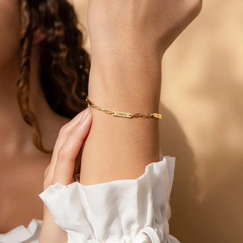 Armreif mit personalisierbarem Namen – Bild 3 | LuxeStyle
