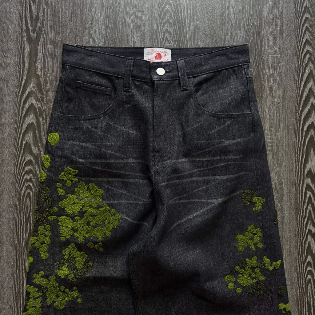 Gerade Jeans mit Blumenstickerei