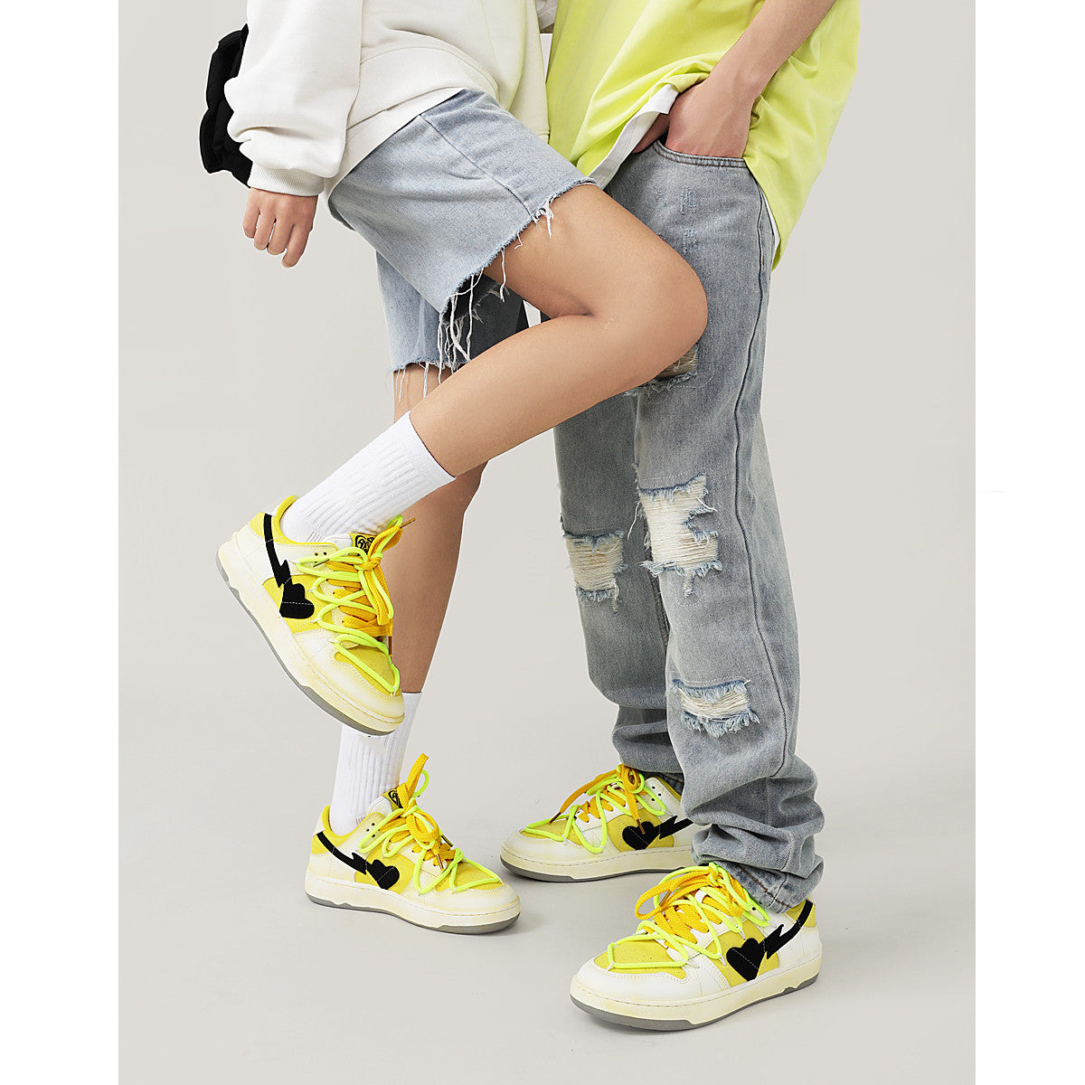 Unisex Sportschuhe mit Herz-Riemen – Bild 6 | LuxeStyle
