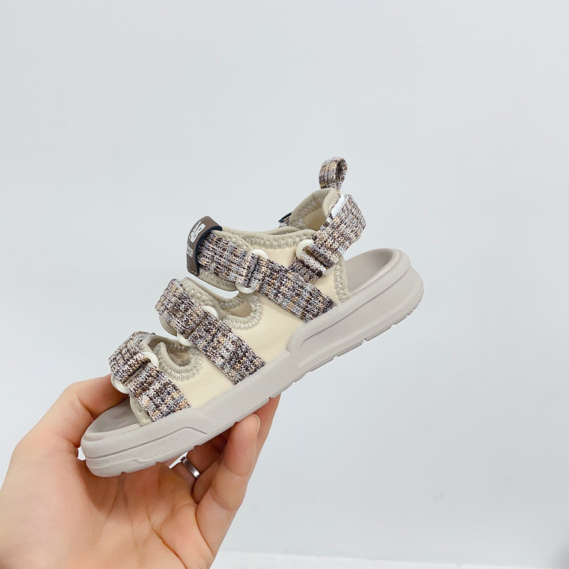 Trendige Farbblock-Sandalen für Kinder