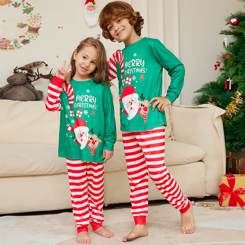 Weihnachts-Pyjama-Set für die ganze Familie