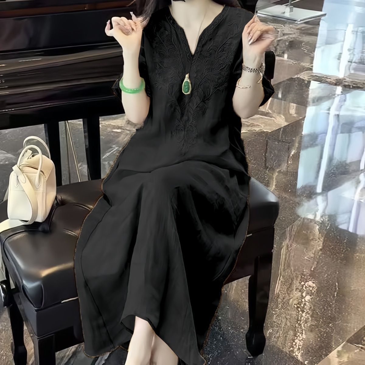 Besticktes V-Ausschnitt Leinenkleid