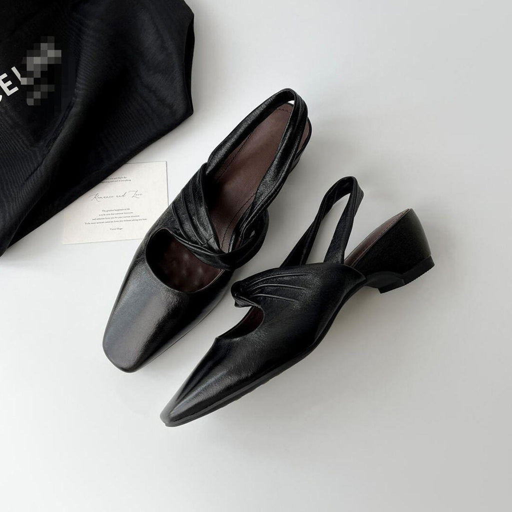 Retro Pumps mit Chunky Heel und V-Ausschnitt