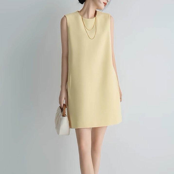 Klassisches gerades chic Kurzkleid ohne Ärmel