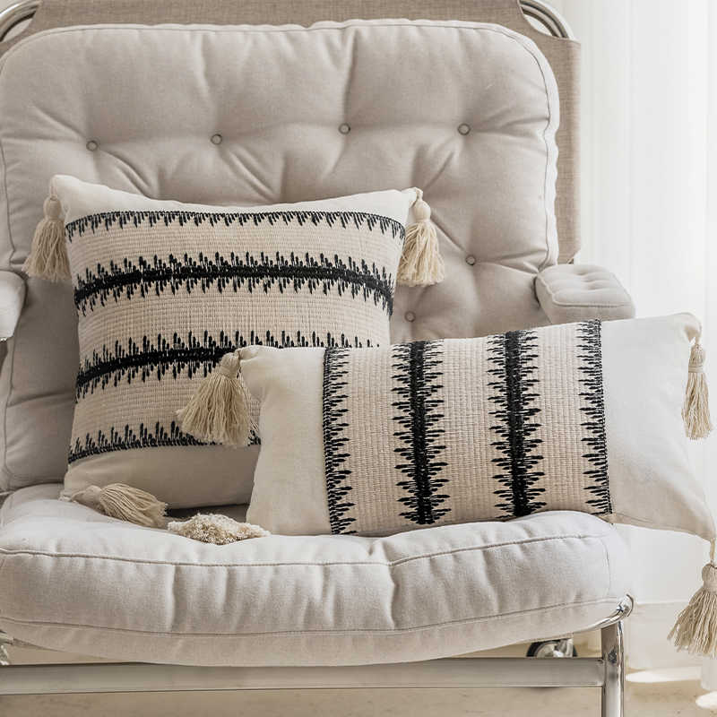 Quadratisches Sofa-Kissen mit Bezug – Bild 2 | LuxeStyle