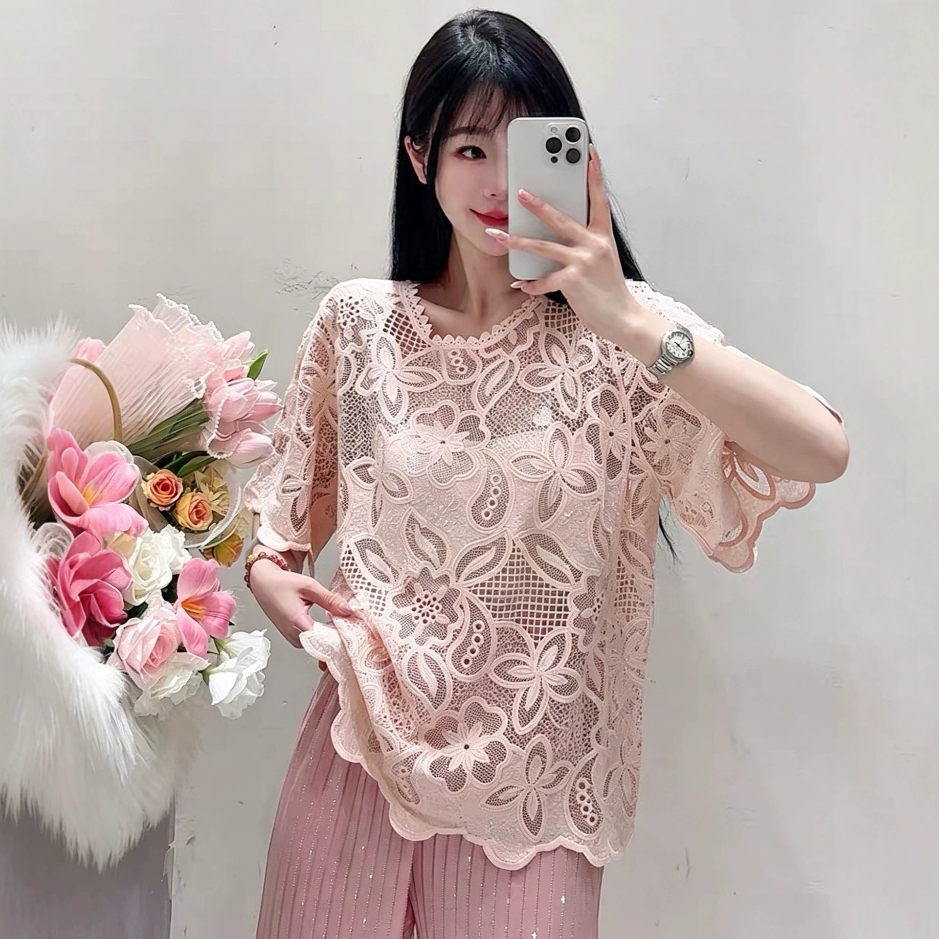 Rundhals-Spitzentop im Chanel-Stil
