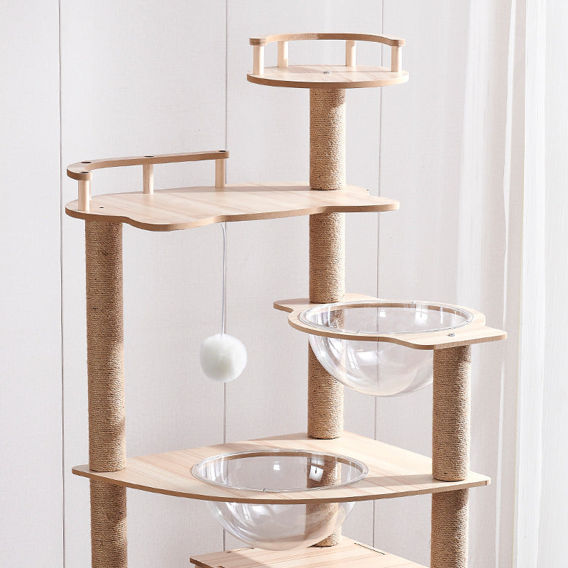 Katzenbaum mit Klettergerüst