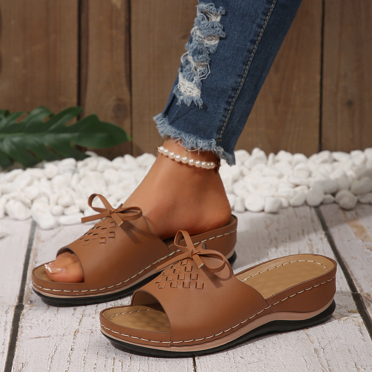 Retro-Sandalen mit runder Spitze und Stickerei – Bild 8 | LuxeStyle