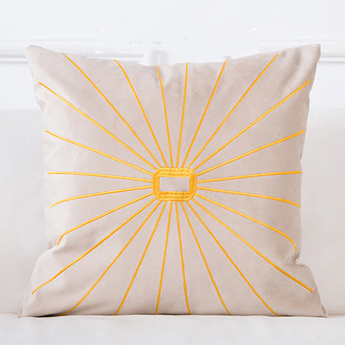 Goldenes Plüschkissen mit Quasten – Bild 4 | LuxeStyle