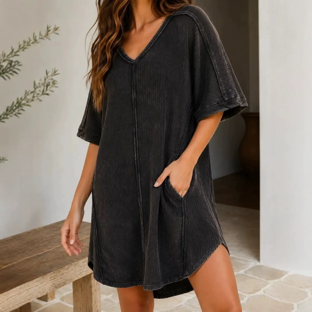 Kurzes V-Neck Kleid im Loose-Fit – Bild 7 | LuxeStyle