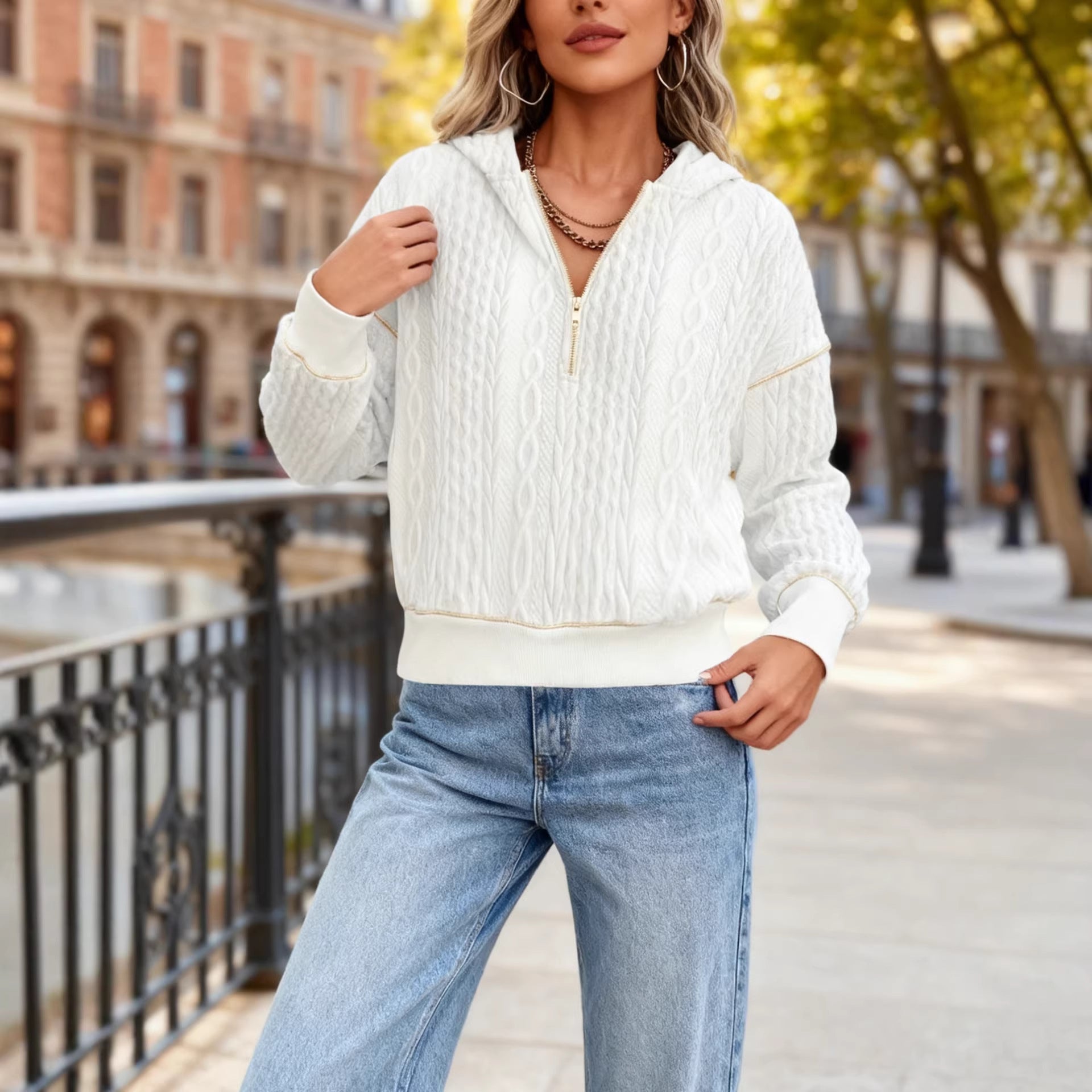 Kapuzen-Sweatshirt mit Kontrast-Details