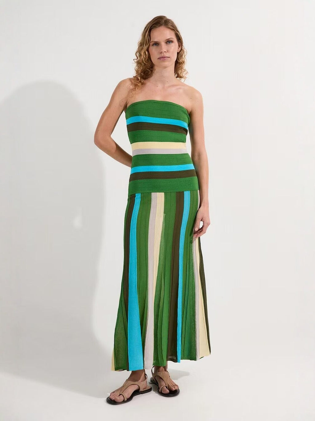 Trägerloses Kleid mit Streifenmuster – Bild 3 | LuxeStyle