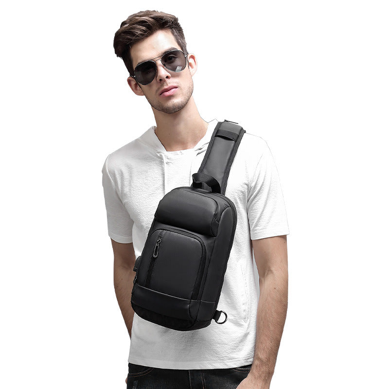 Outdoor Schultertasche für unterwegs – Bild 3 | LuxeStyle