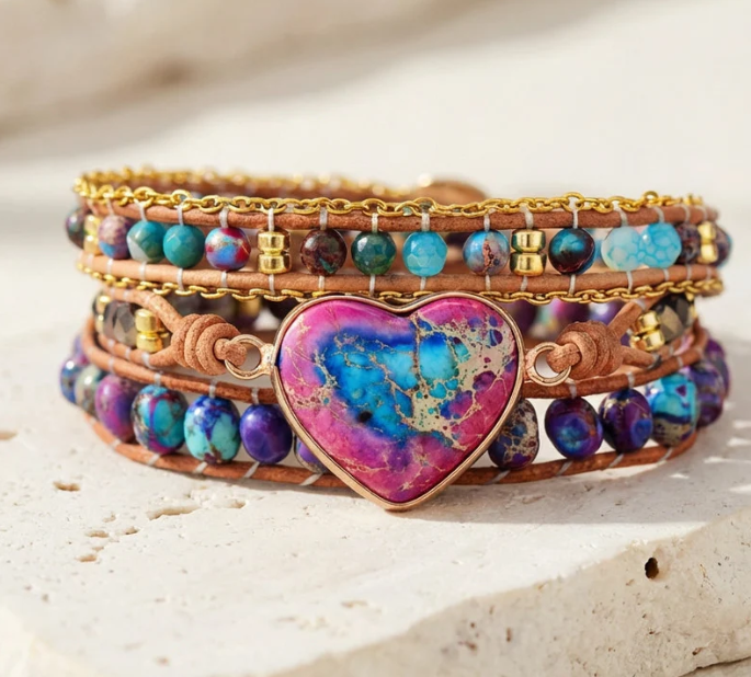 Handgewobenes Lederarmband mit Herz-Detail – Bild 3 | LuxeStyle