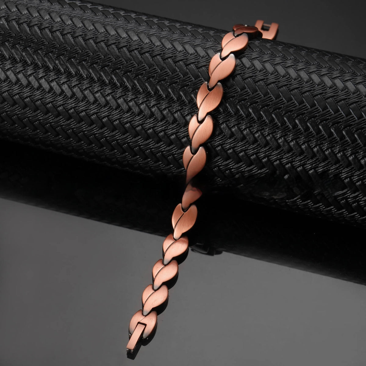 Kupferarmband mit Herz für Damen – Bild 5 | LuxeStyle