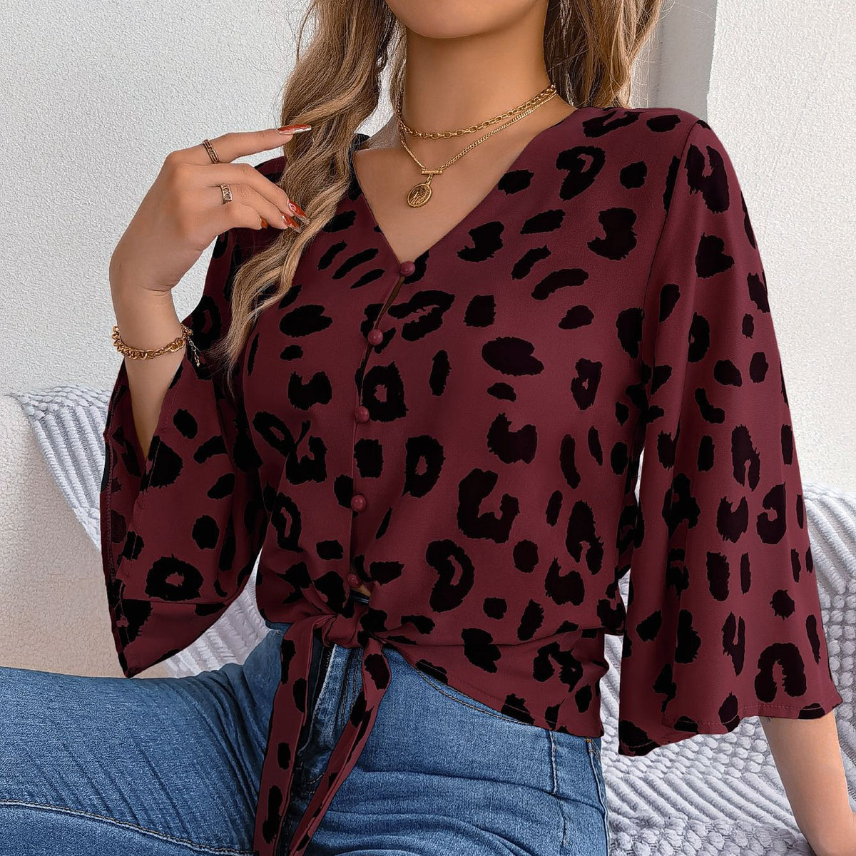 Damen Bluse mit Schnürdetails und ausgestellten Ärmeln – Bild 2 | LuxeStyle