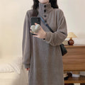 Rollkragen-Maxikleid mit Knöpfen