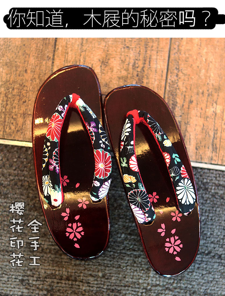 Japanische Holzsandalen mit Stoffoberteil – Bild 3 | LuxeStyle