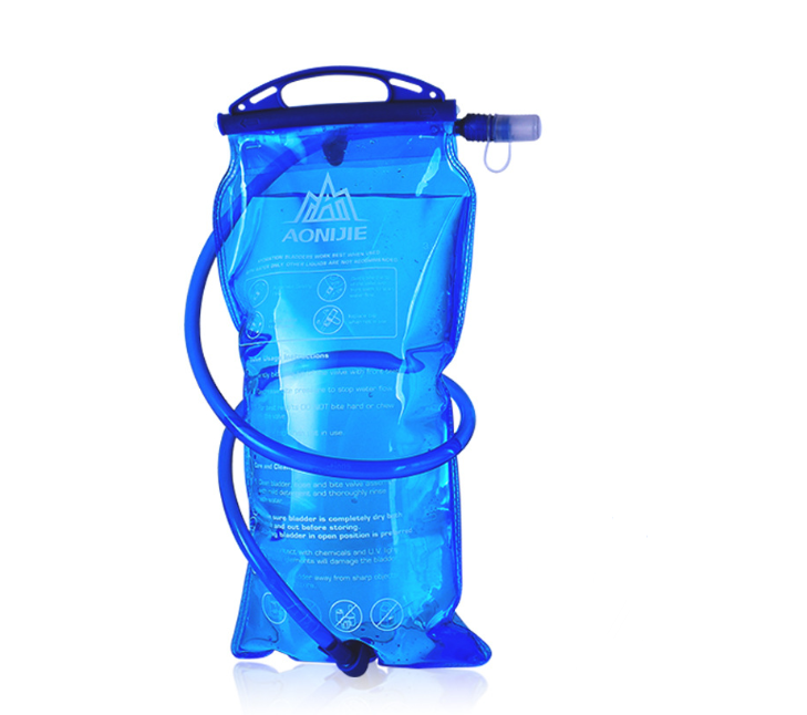 Laufwasser-Rucksack mit Reflektoren – Bild 9 | LuxeStyle
