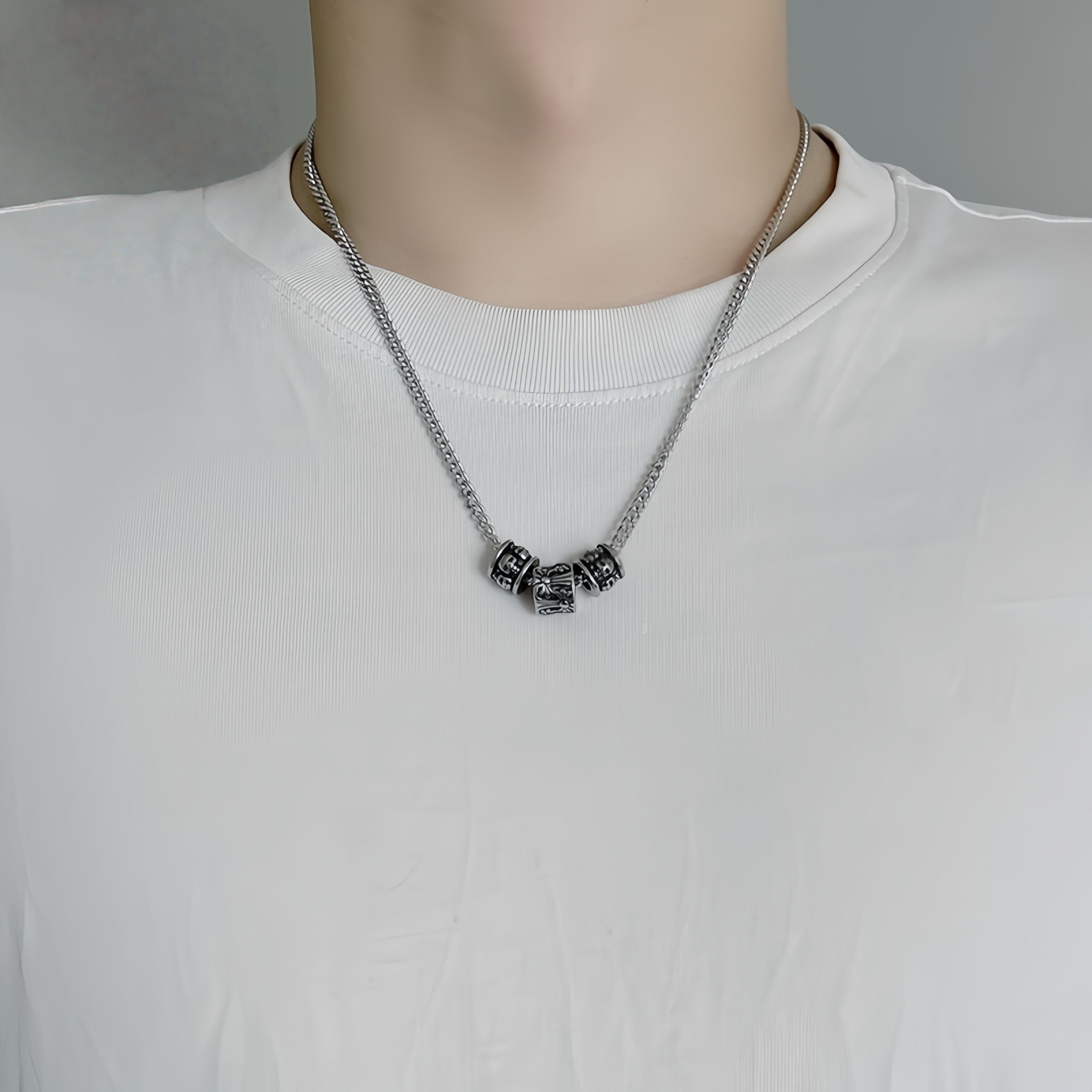 Gothic Vintage Halskette mit Totenkopf- und Kreuzperlen