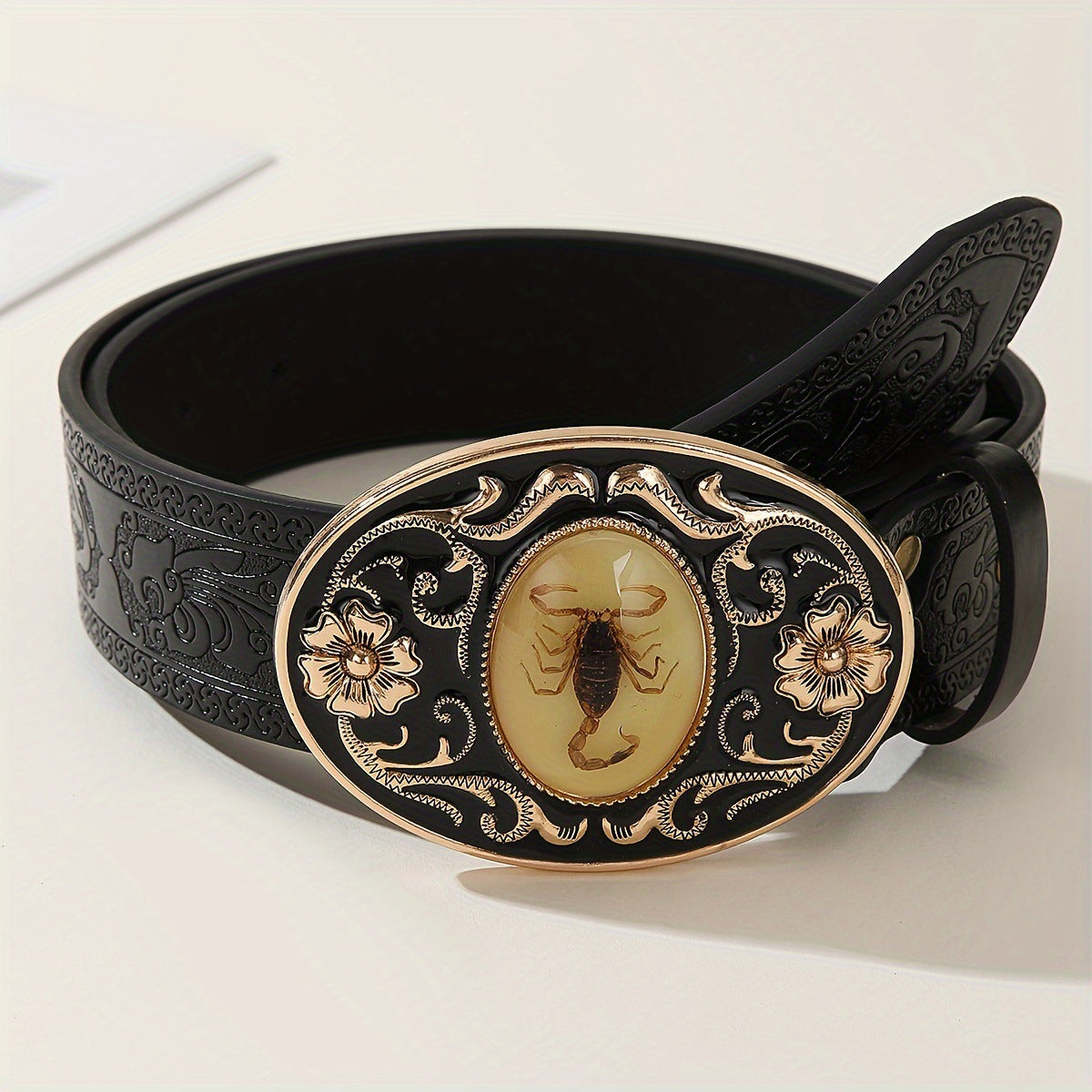 Kunstledergürtel mit Skorpion-Motiv – Bild 4 | LuxeStyle