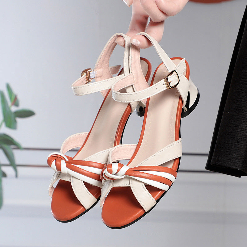 Elegante Leder-Sandalen mit Blockabsatz – Bild 1 | LuxeStyle