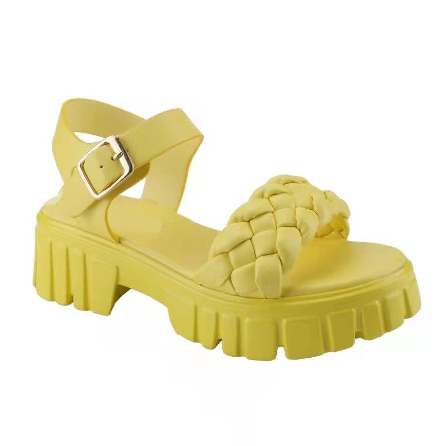 Sandalen mit Riemen und Schnalle – Bild 3 | LuxeStyle