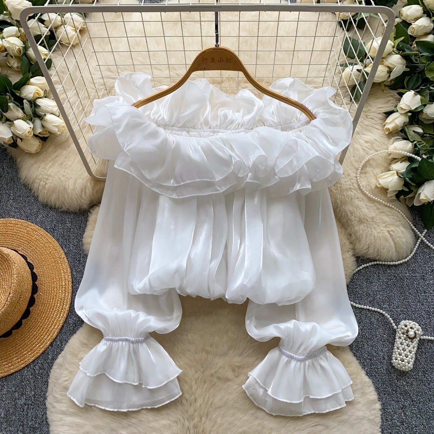 Off-the-Shoulder Bluse