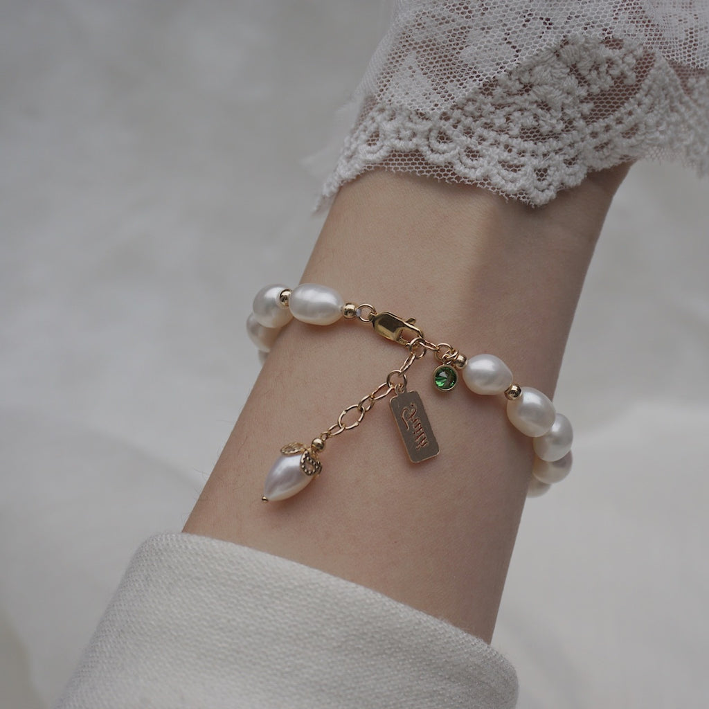 Zirkon-Perlenarmband mit Blumen-Design