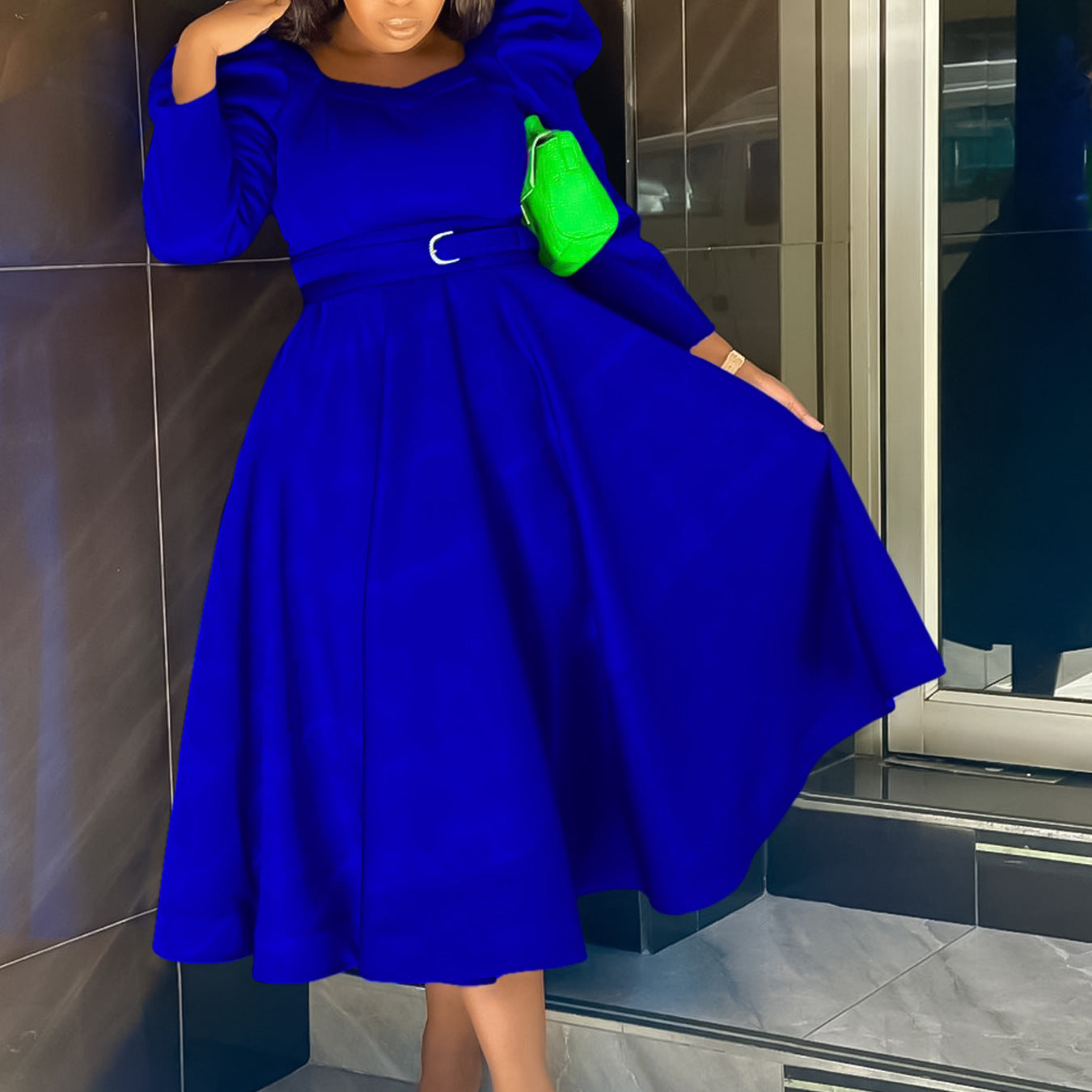 Elegantes A-Linien Midikleid mit Puffärmeln