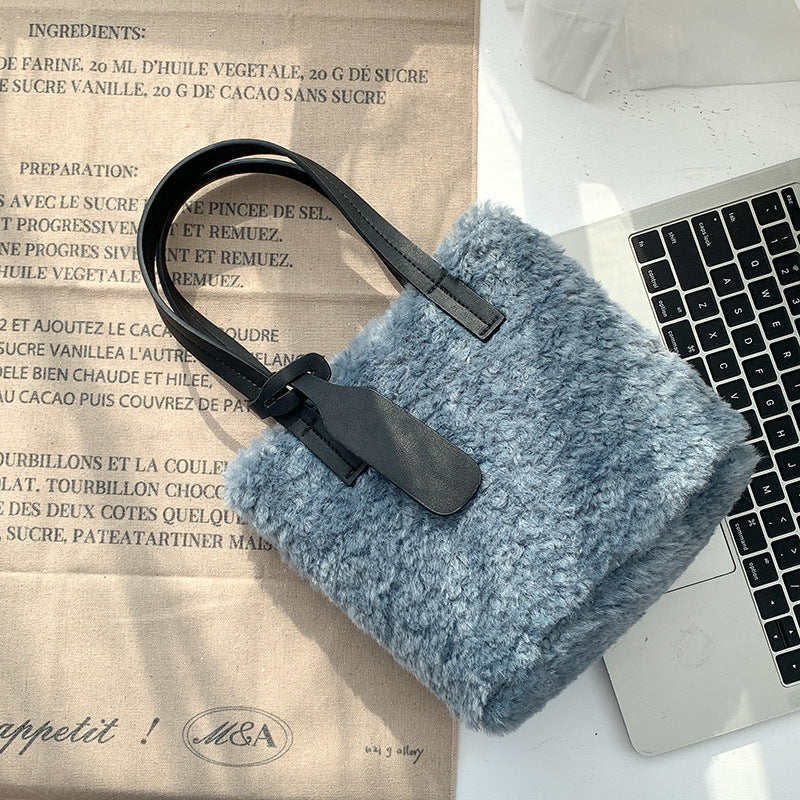 Flauschige Plüschtasche für Damen – Bild 2 | LuxeStyle