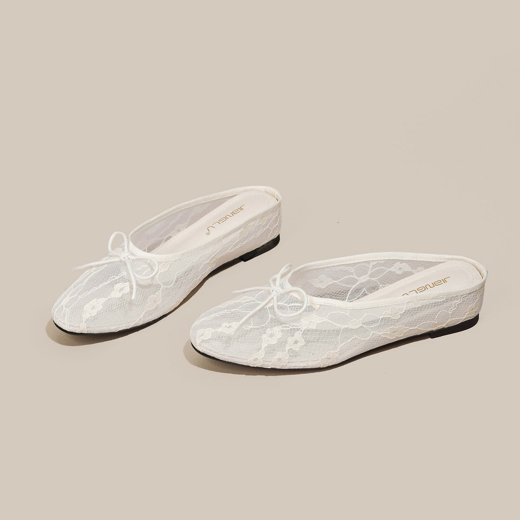 Spitzen-Slipper mit Schleife und Keilabsatz