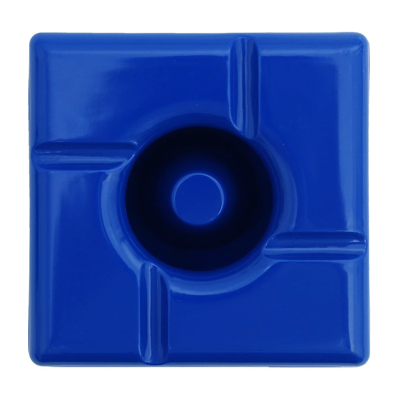 Quadratischer Aschenbecher mit Deckel