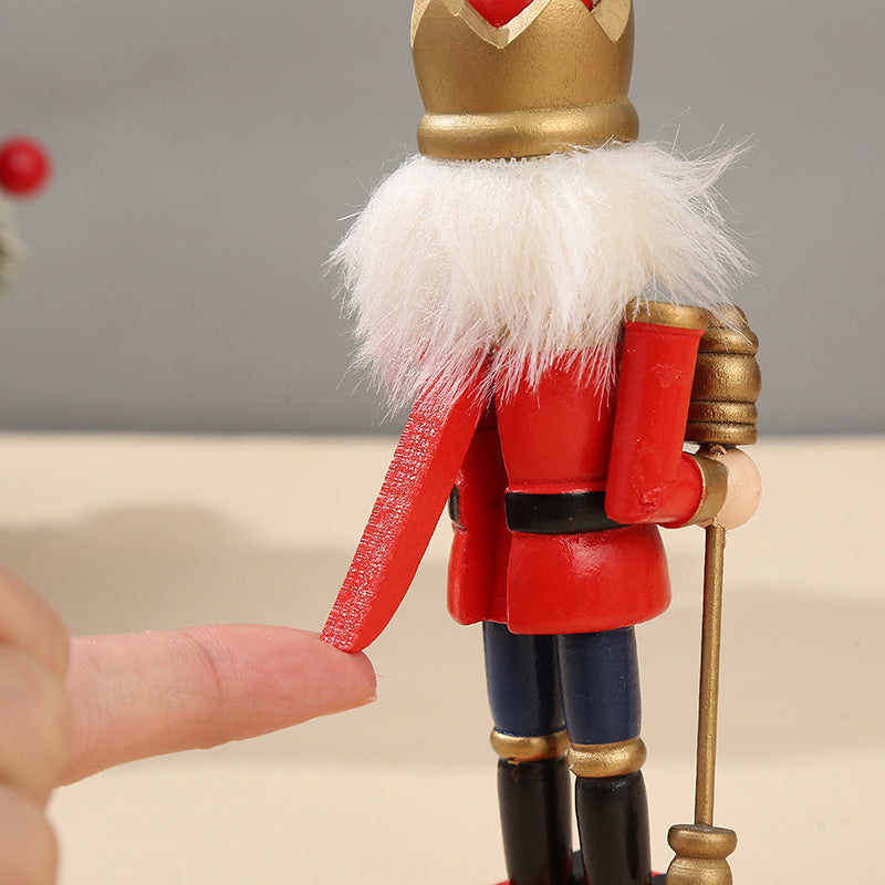 Nussknacker Soldaten-Figuren aus Holz (3er-Set) – Bild 10 | LuxeStyle