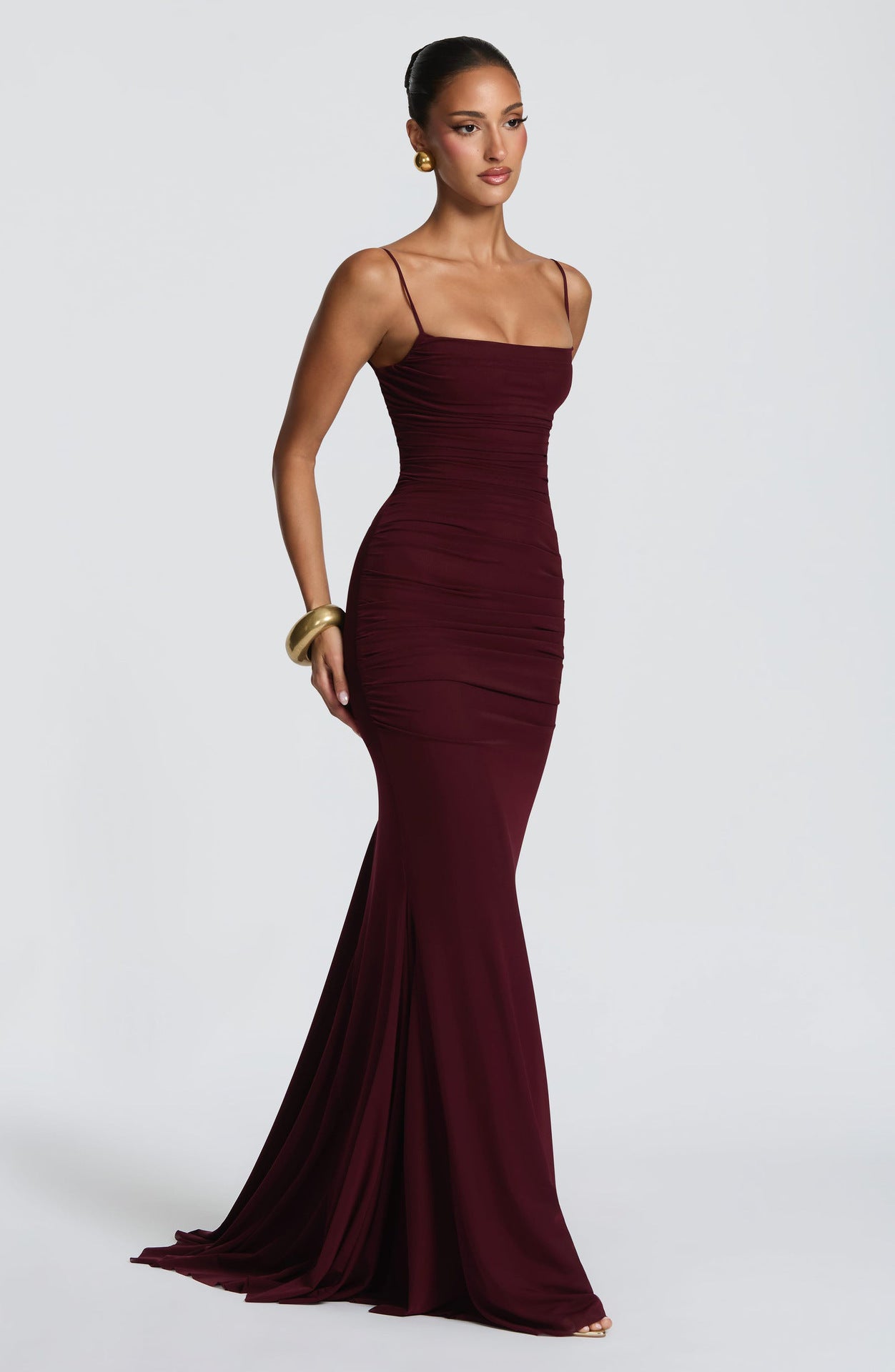 Figurbetontes Etui-Abendkleid mit Rückenschnürung