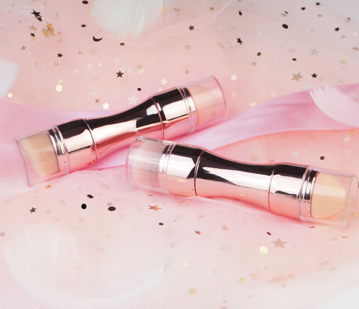 4-in-1 Multifunktionaler Beauty-Pinsel – Bild 2 | LuxeStyle