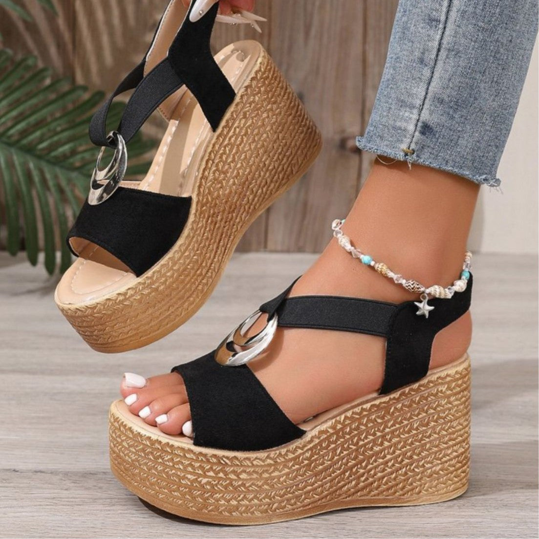 Modische Keilsandalen mit offener Spitze