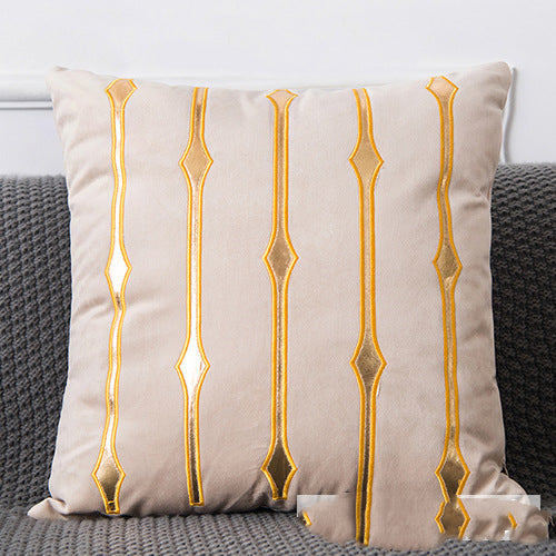 Goldenes Plüschkissen mit Quasten – Bild 8 | LuxeStyle