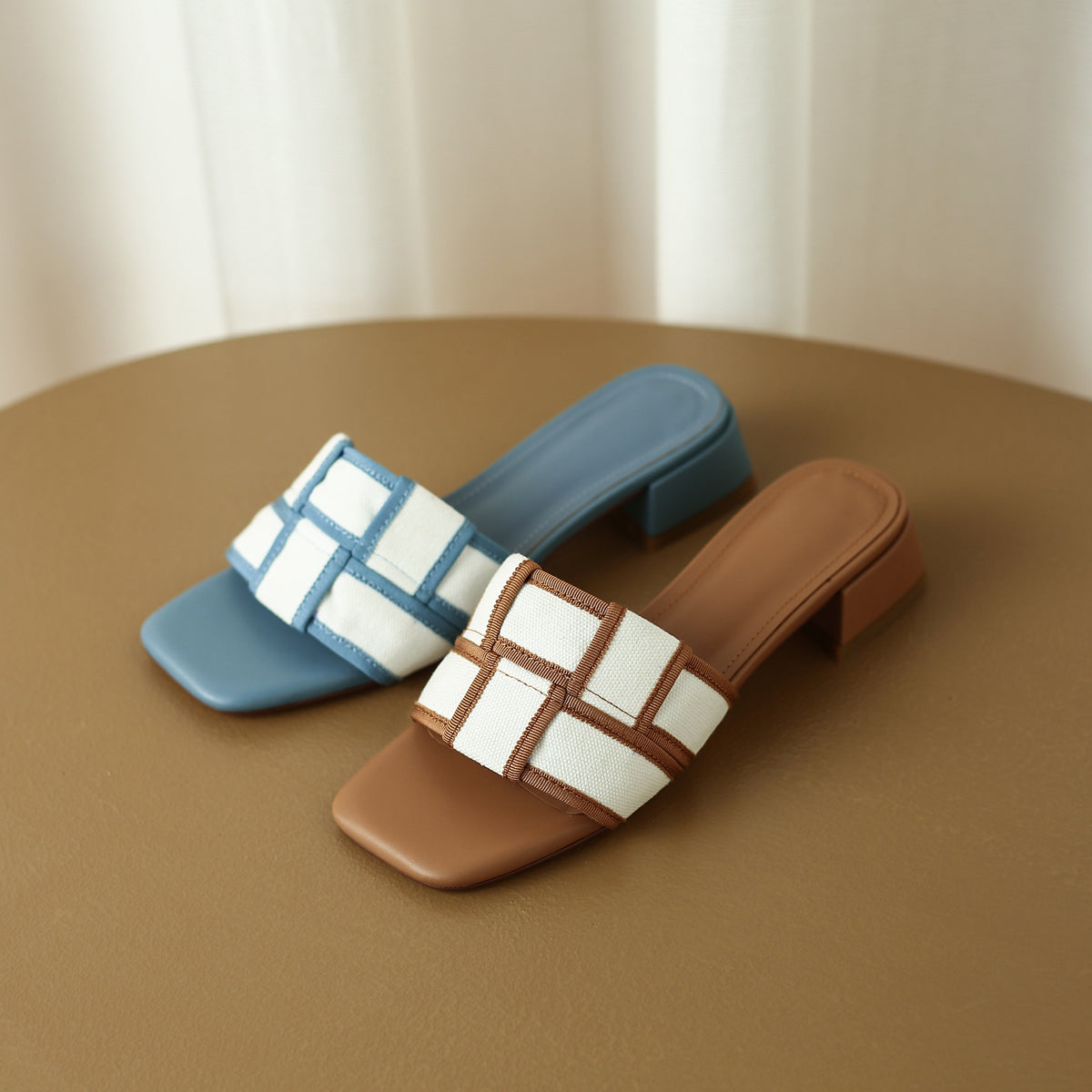 Karierte Mid-Heel Sandalette mit eckiger Spitze – Bild 10 | LuxeStyle