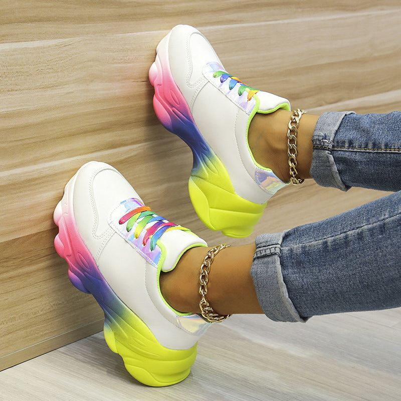 Farbige Plateau-Sneaker im Old-Dad-Stil – Bild 5 | LuxeStyle