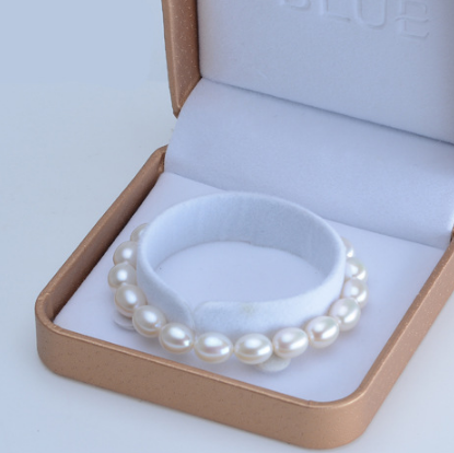 Perlenarmband mit Reisan-Form