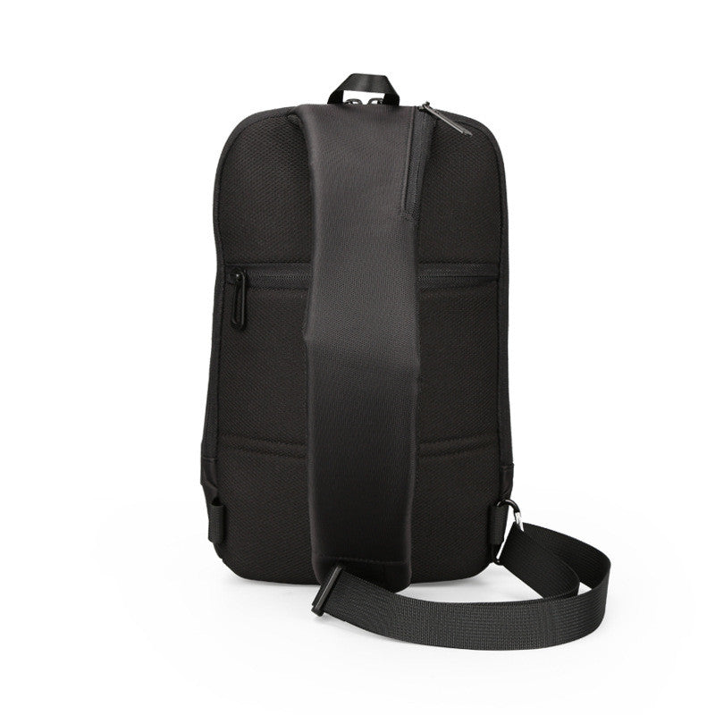 Crossbody Brusttasche mit USB-Ladeanschluss – Bild 2 | LuxeStyle