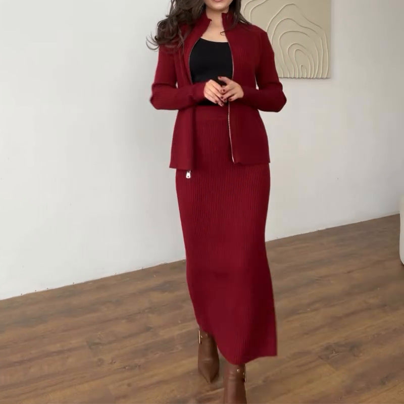 Freizeit-Set mit Pullover und Midirock